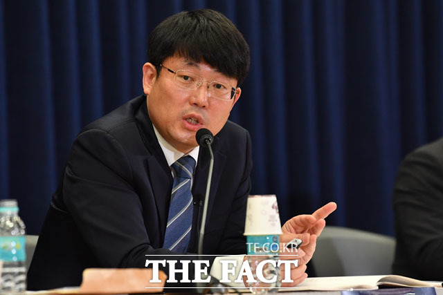 주제 발제하는 도태우 법치와자유민주주의연대 대표