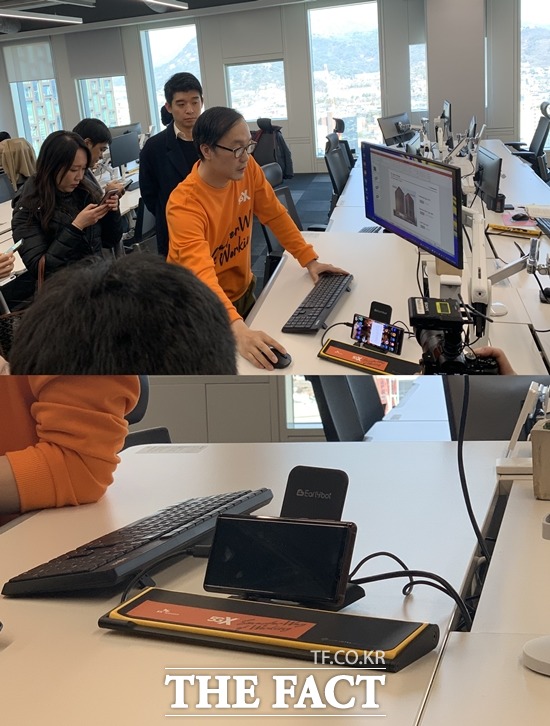 '5G VDI 도킹 시스템'은 개인 노트북이나 PC를 이동하지 않아도 스마트폰만 연결하면 데스크톱 환경을 연동해준다. /종로=서민지 기자