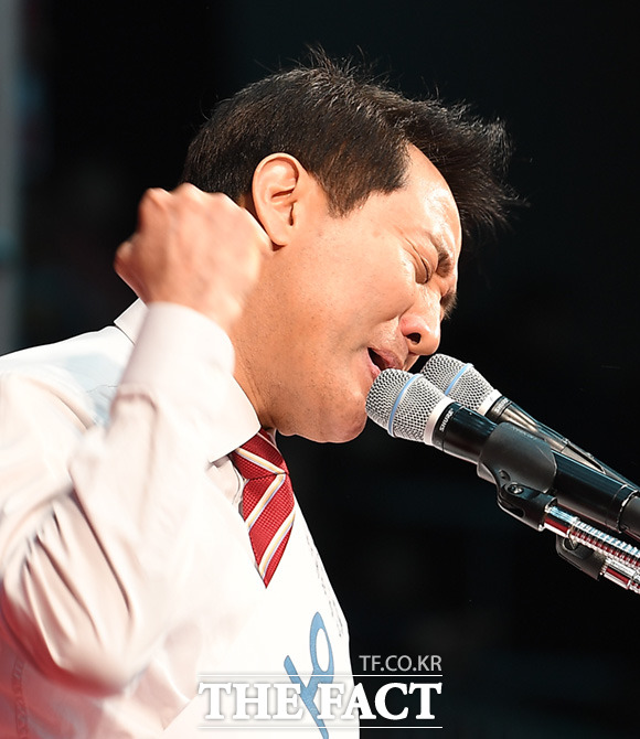 탄핵을 인정하지 않는 오락가락 후보는 당대표가 될 수 없다!