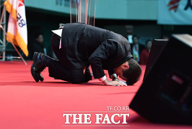 지지를 호소하며 인사로 마무리 하는 오세훈 후보