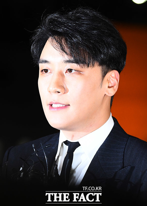 '하루 빨리 의혹이 밝혀지도록!' 빅뱅 승리가 조사에 앞서 성실한 태도로 경찰 조사에 협조하겠다는 의지를 전하고 있다. /이동률 기자