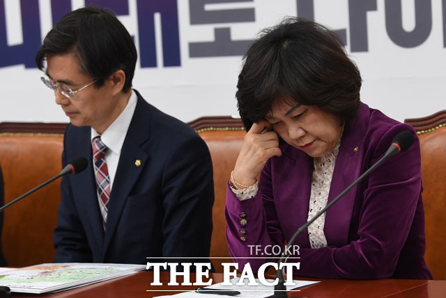 5.18 망언 징계 놓고 의견 엇갈린 조경태 최고위원(왼쪽)과 김순례 최고위원