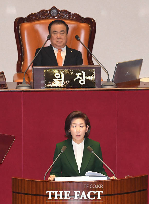 나경원 원내대표의 '문재인 대통령은 김정은 국무위원장 수석대변인' 발언