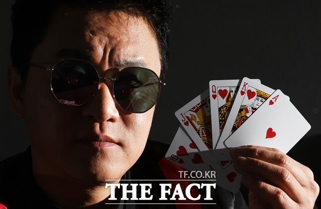 이제 방송은 부업. 김학도의 올해 목표는 월 평균 1회씩 10여차례 출전해 프로전향후 첫 우승컵을 들어올리는 일이다. 틈틈이 방송활동도 병행하겠다는 계획이다. /배정한 기자