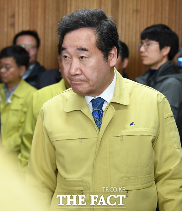 강원도 고성군 토성면 행정복지센터에 설치된 현장상황실 방문한 이낙연 총리