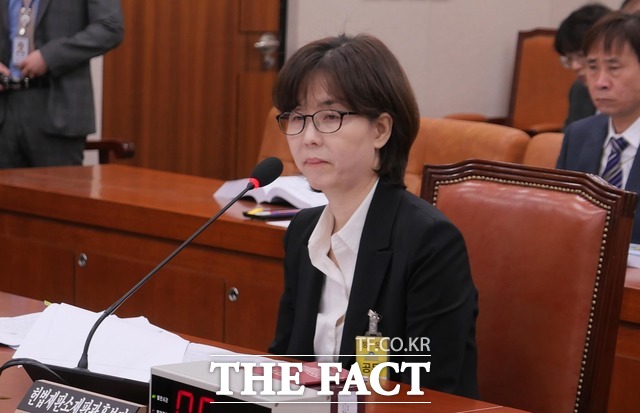 이미선 헌법재판관 후보자가 의원들의 질의를 받고 있다. /이원석 기자