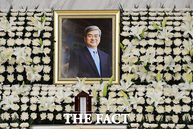 지난 12일 고 조양호 회장의 빈소가 마련된 서울 서대문구 신촌 세브란스병원 장례식장에는 각계각층의 조문 행렬이 이어지고 있다. /남용희 기자