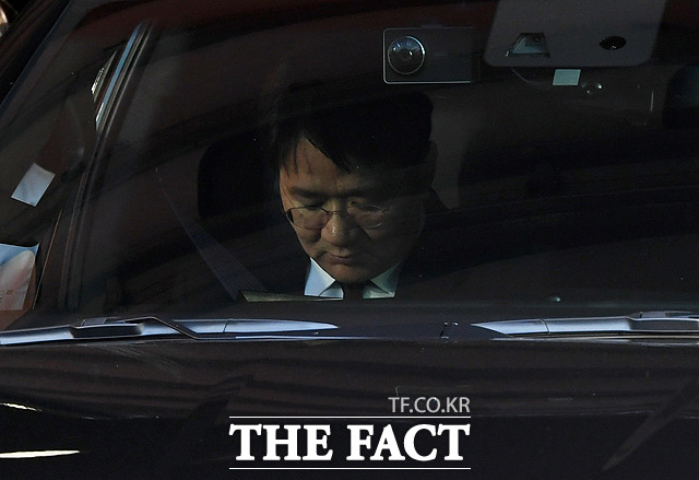 장지로 이동하는 조원태 사장