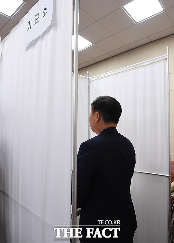 갖은 노력에도 불구하고...