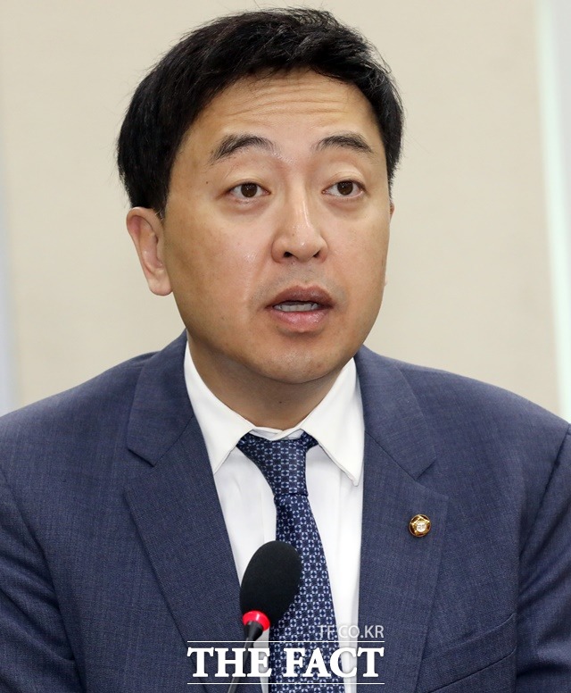 금태섭 민주당 의원이 지난달 11일 공개적으로 공수처 설치에 반대한다고 밝혔다. /뉴시스