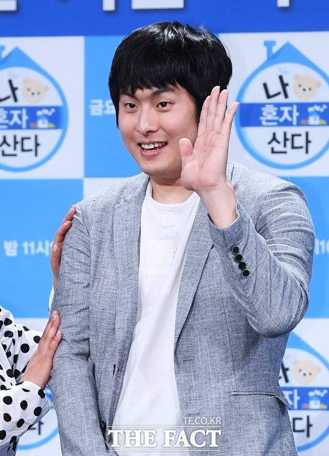 웹툰 작가 겸 방송인 기안84가 또다시 논란에 휩싸였다. /더팩트DB