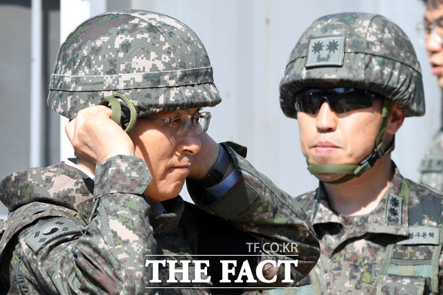 '이번엔 잘 착용될 것 같군요'