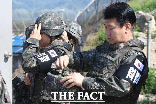 마무리된 줄 알았던 황 대표의 방탄모 착용은