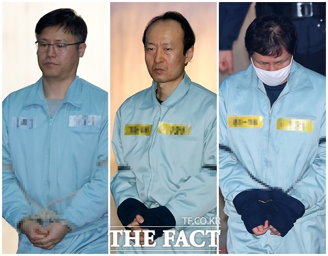 서울고등법원은 30일 '문고리 3인방'과 공모해 국정원으로부터 특수활동비를 받은 혐의로 기소된 박근혜 전 대통령에 대한 항소심 첫 공판을 열었다. 사진은 정호성과 이재만, 안봉근 전 청와대 비서관(왼쪽부터) /남용희 기자