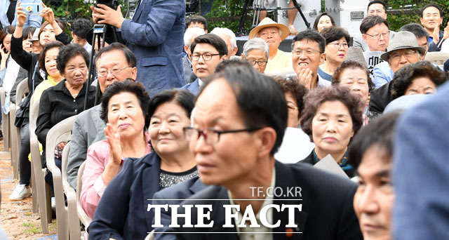 단상까진 멀고도 멀기만 한데...