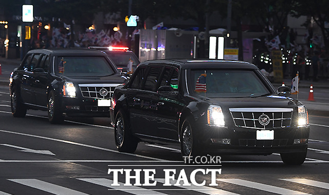 도널드 트럼프 미국 대통령이 탄 방탄 리무진 차량 '비스트'. /이새롬 기자