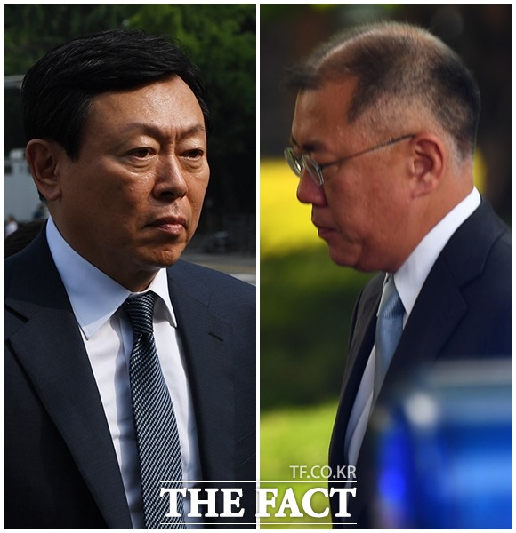 도널드 트럼프 미국 대통령과 국내 기업 총수들간의 면담이 열리는 30일 오전 서울 용산구 그랜드 하얏트호텔에 신동빈 롯데그룹 회장(왼쪽)과 정의선과 현대자동차 수석부회장이 들어서고 있다. /남윤호 · 이동률 기자