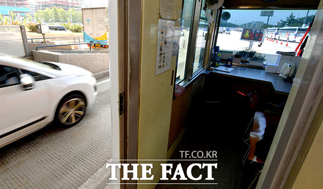 텅 빈 서울톨게이트 요금수납 창고…'수납원들은 어디로?'