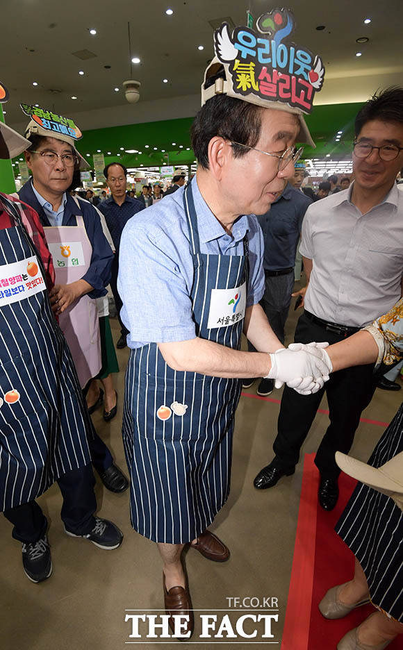 반바지 차림으로 등장한 박원순 서울시장