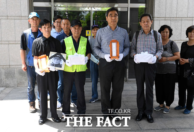 이제는 단순한 혈연관계가 아닌, 사회적 추모의 관점에서 바라봐야 할 장례문화.