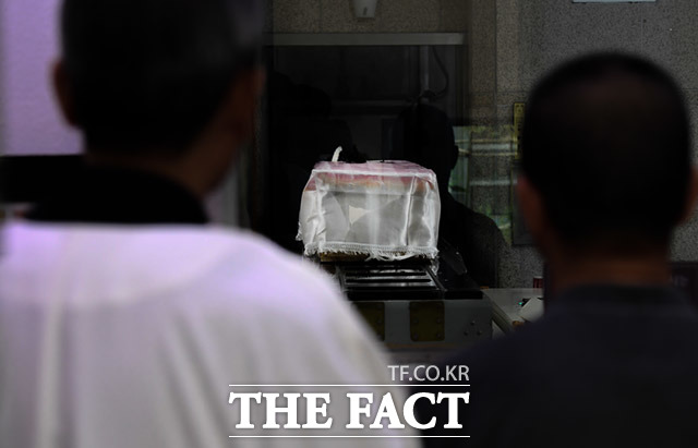 가족과 단절되어 홀로 삶의 마지막을 맞이한 고인...