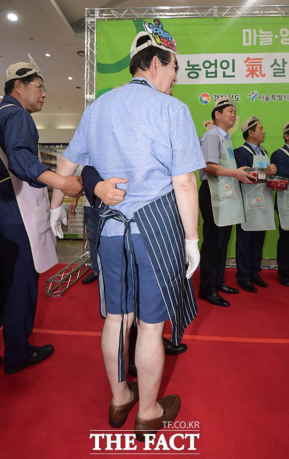 시원한 반바지 입었어요