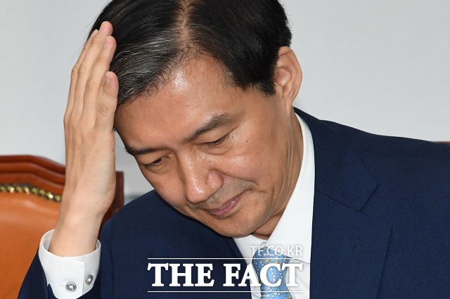 조 전 수석은 부실한 인사 검증 문제가 불거질 때마다 책임론에 휩싸였다. 또한 굵직한 현안과 관련한 '페북 정치'로 논란을 자초했다는 평가도 받는다. /남윤호 기자