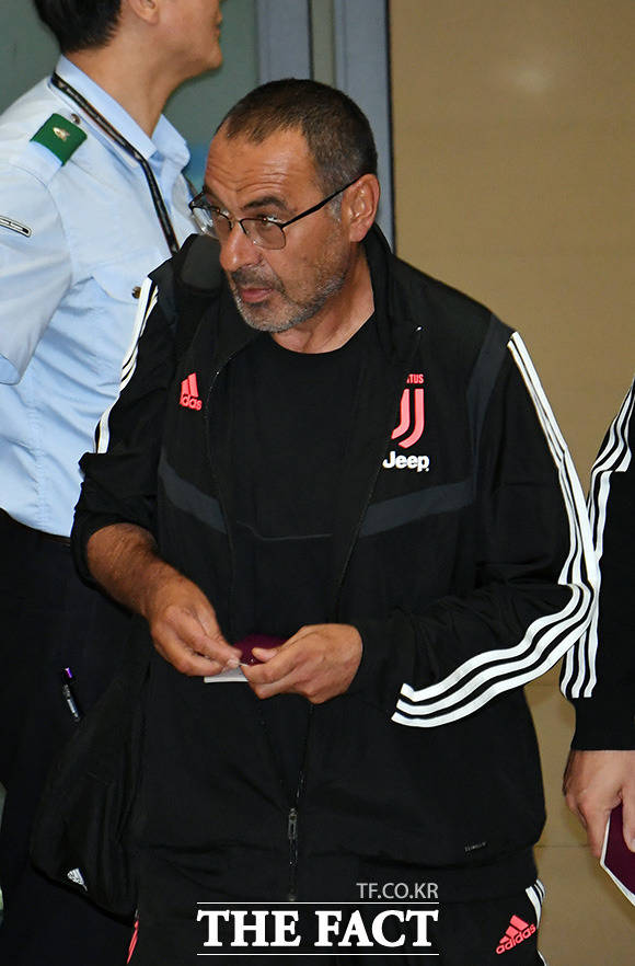 마우리치오 사리 유벤투스 감독이 입국하고 있다. /임영무 기자