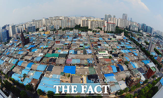 토지구획정리사업으로 바둑판식 구조가 된 문래동 영단주택.