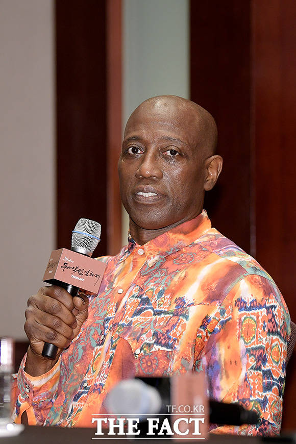 경청할 땐 젠틀맨~