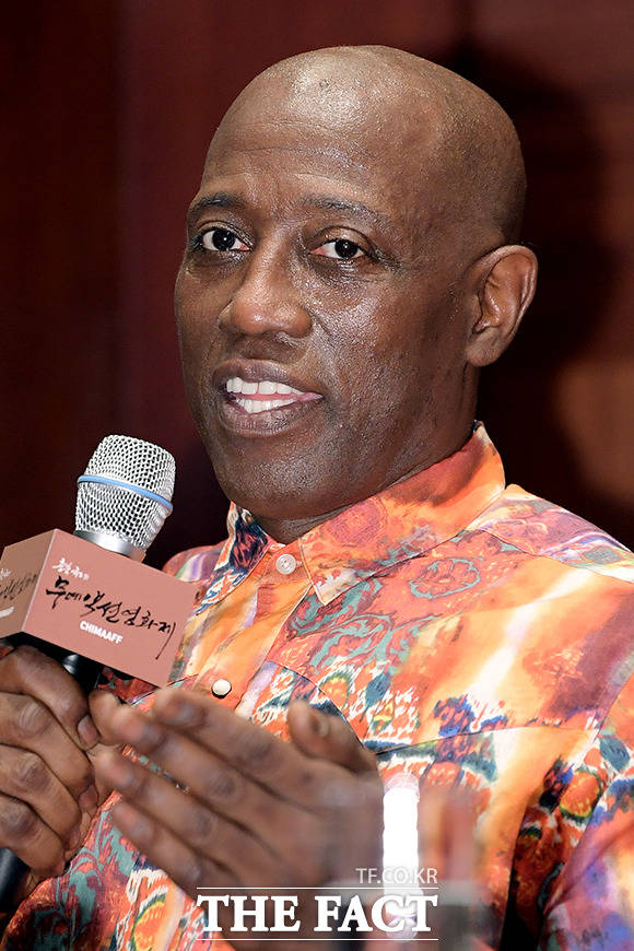 이 정도는 돼야 할리우드 배우죠~!