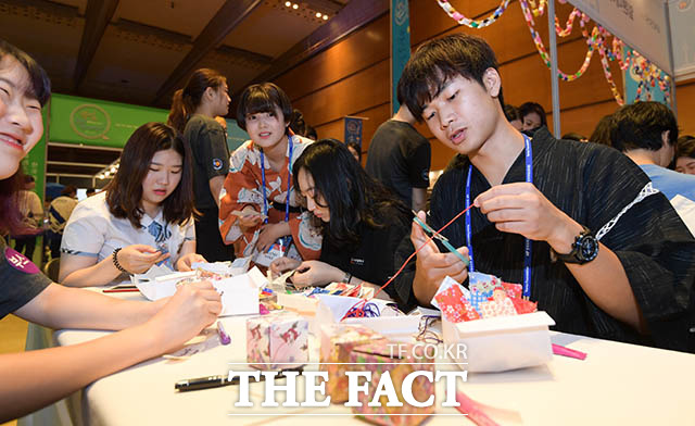 만들기 체험장까지 많은 부스가 있지만