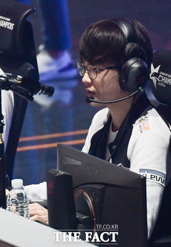 SK텔레콤 T1 미드라이너 '페이커' 이상혁이 경기에 집중하고 있다. /김세정 기자
