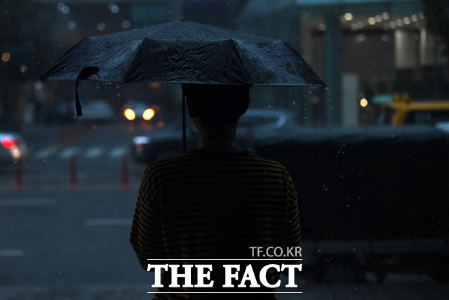 13호 태풍 링링 영향으로 강한 빗줄기