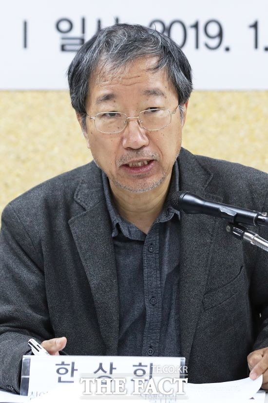 한상희 건국대 로스쿨 교수가 지난 1월 16일 오전 민주사회를 위한 변호사모임에서 '사법행정개혁에 대한 의견서' 발표 기자회견에 참석해 발언을 하고 있다./뉴시스