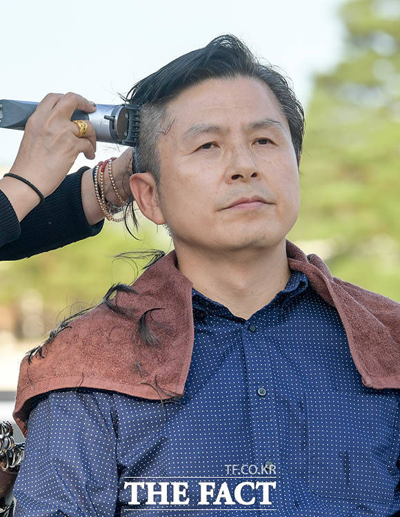 삭발을 시작합니다.