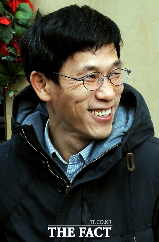 진중권 동양대 교수는 최근 정의당에 탈당계를 제출한 것으로 전해졌다. / 더팩트DB