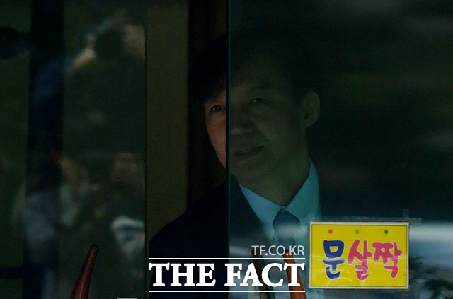 조국 법무부 장관의 사퇴에 대해 자유한국당은 14일 "문재인 대통령의 사과가 있어야 한다"고 요구했다. /이덕인 기자