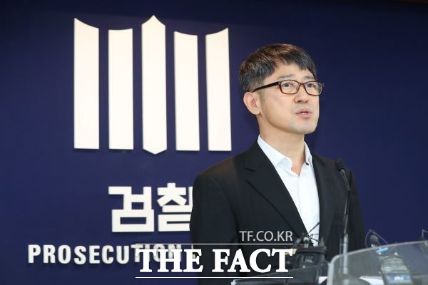 임관혁 세월호 참사 특별수사단장이 11일 오후 서울중앙지방검찰청에서 세월호 특수단의 본격적인 업무에 앞서 출범과 관련해 입장을 밝히고 있다. /뉴시스