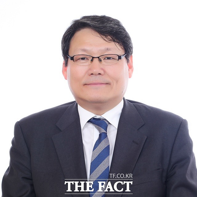 이광철 청와대 민정비서관은 5일 곽상도 자유한국당 의원을 향해 "고인의 부재를 정치적으로 악용하는 매우 저열한 행위로서 최소한의 금도를 넘어선 것"이라고 비판했다. /뉴시스