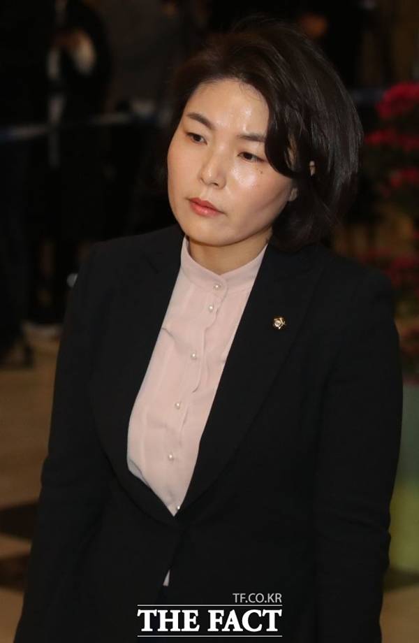 전희경 자유한국당 대변인은 5일 논평에서 추 의원 지명을 "궁여지책후안무치"라고 비판했다. /남용희 기자