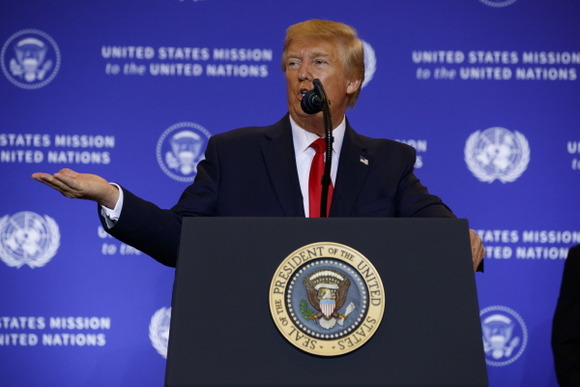 대부분의 미국 전문가들은 트럼프 대통령의 증액요구가 과도하다고 평가했다. 도널드 트럼프 대통령이 지난달 뉴욕의 인터컨티넨탈 바클레이 호텔에서 기자회견을 열었다. /AP.뉴시스