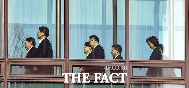 점심식사를 위해 이동하는 윤석열 검찰총장과 참모들