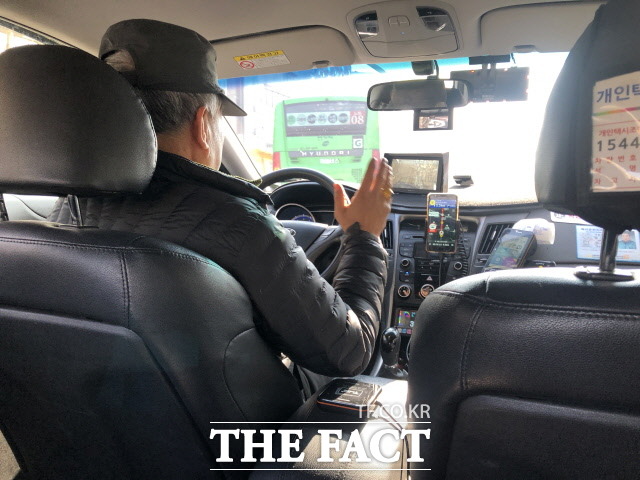 상계동을 중심으로 택시 운행을 하고 있는 F씨는 "안철수가 아니면 안 된다는 주제가 확실히 있어야 한다"며 안 전 대표의 정계복귀를 응원했다. /문혜현 기자