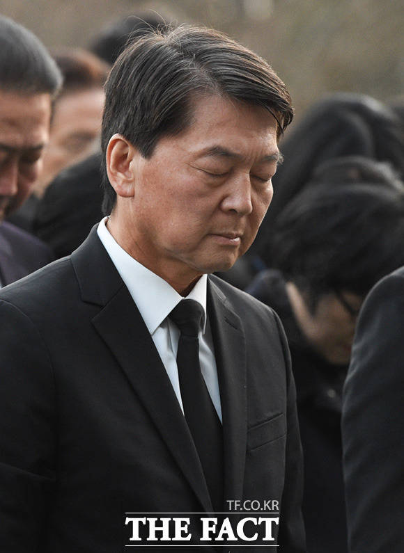 안철수 전 국민의당 대표의 '호남 행보'에 박지원 대안신당 의원은 비판의 일격을 가하기도 했다. /임세준 기자