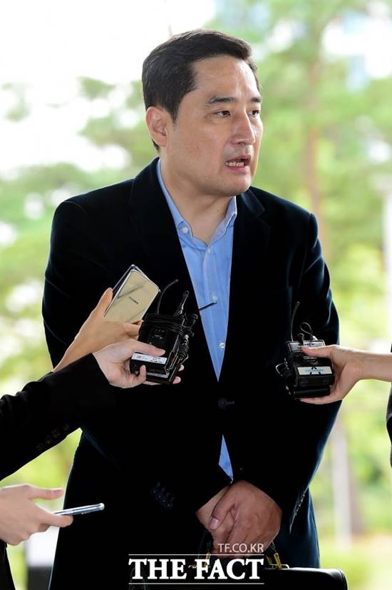 강용석이 운영하는 유튜브 채널 '가세연'은 연이은 무차별 폭로로 비난을 받고 있다. /더팩트DB