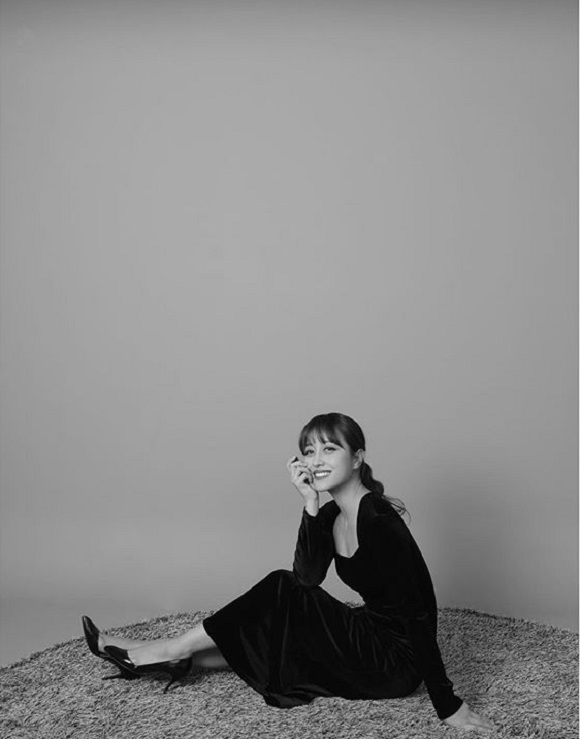 임현주 아나운서는 '노브라 데이'를 기념하는 의미로 셀프 촬영한 모습. /임현주 아나운서 인스타그램 갈무리