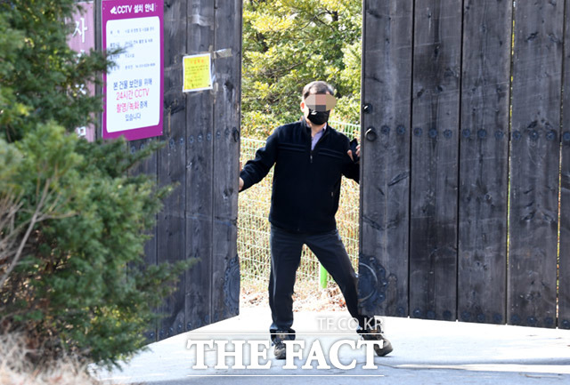 굳게 닫혀있던 문 열린 신천지 평화의궁전