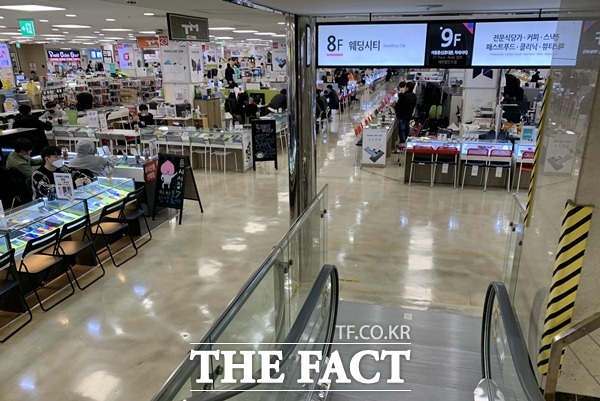 매장 관계자들은 코로나19 여파로 방문객이 급감했다고 설명했다. /최수진 기자