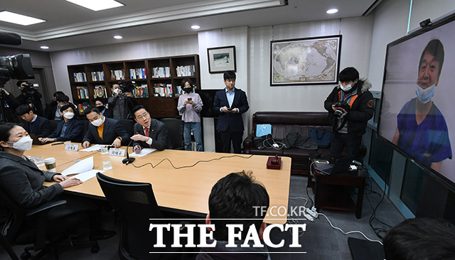 지난 4일 국민의당 최고위원회 화상회의 모습. /배정한 기자